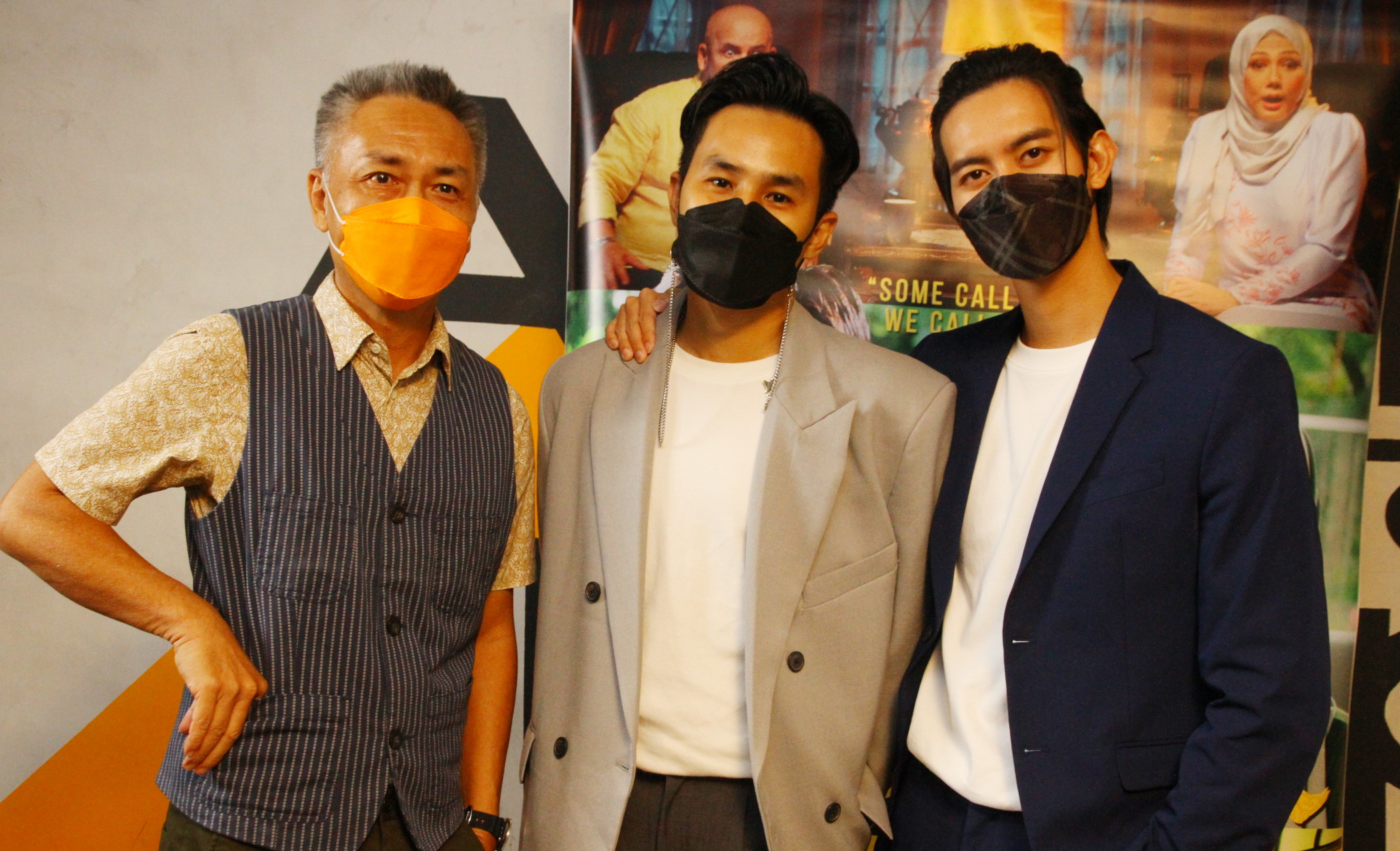 《姜味关系》异族恋抢攻票房  陈立谦李伟燊献“男男吻”