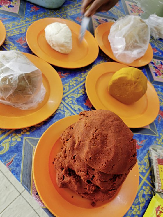 【​砂拉越独门年味／03】虾饼与阿渣，风味小吃最佳拍档