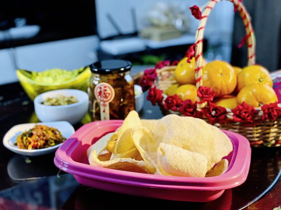 【​砂拉越独门年味／03】虾饼与阿渣，风味小吃最佳拍档