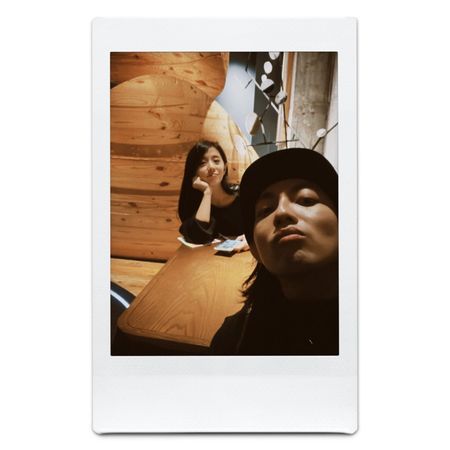 丁文琪晒结婚5周年照放闪 长发林宥嘉撞脸木村拓哉