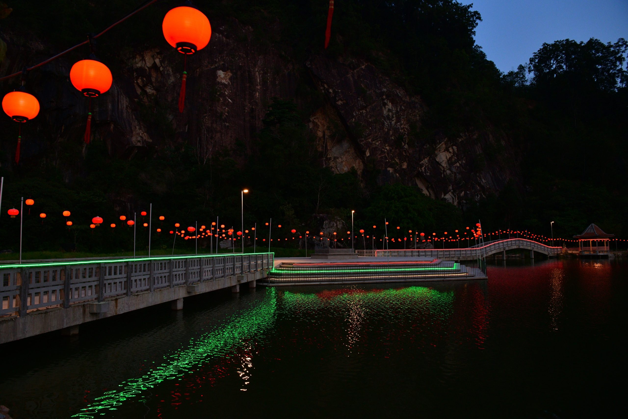 东:彭亨佛教会园湖