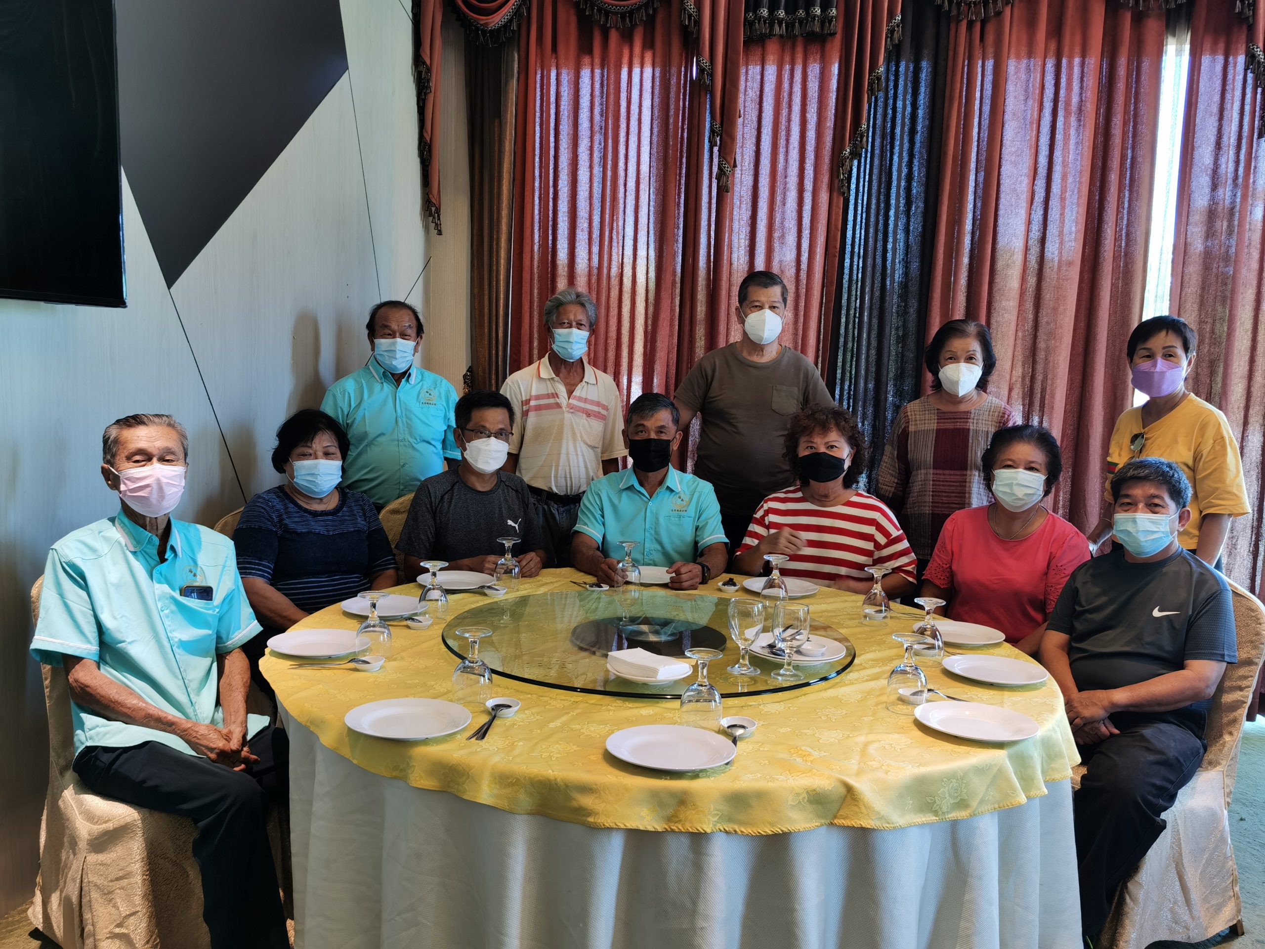 东:关丹海南会馆办年货市场,欢迎商贩免费摆摊。