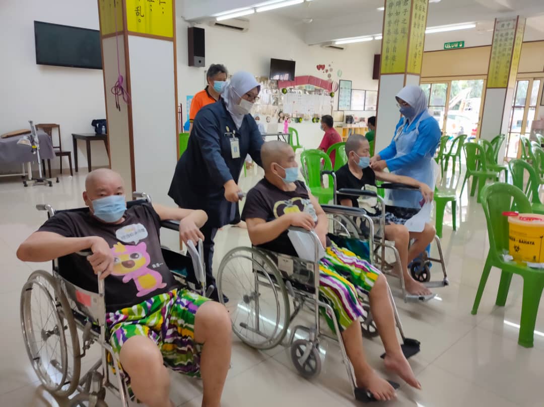 东:直凉老人院331人接种加强针