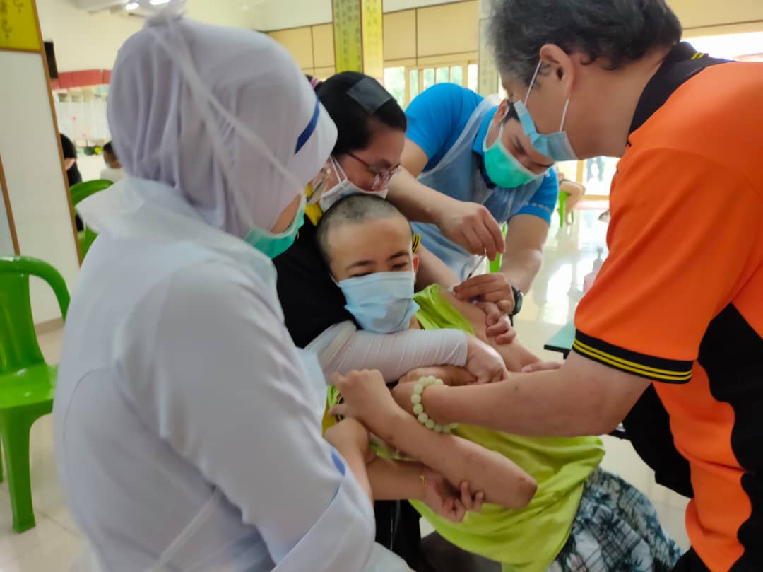 东:直凉老人院331人接种加强针