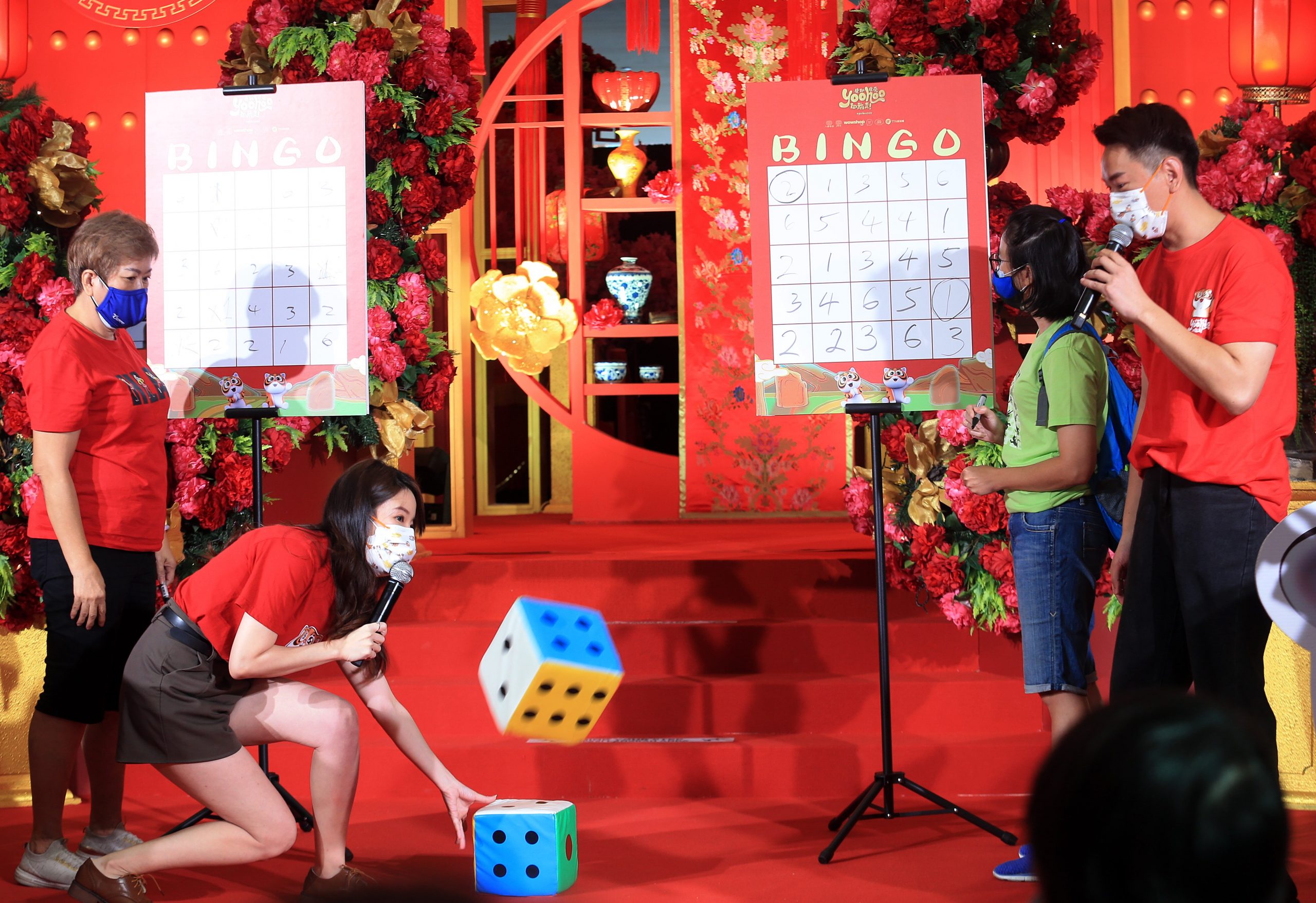 久违“解封”与观众同乐   群星欢腾迎新春