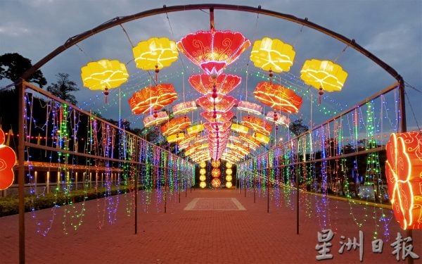 供fb/ 庇朥西天宫九皇大帝22日起至2月15日举办2022金虎年新春花灯节。