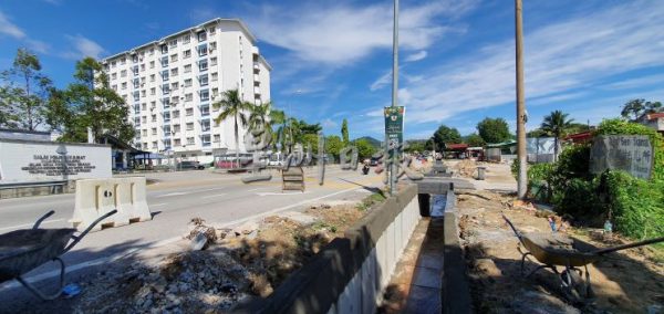 供fb/芙小甘密新村预防水灾,再获21万令吉拨款提升排水系统