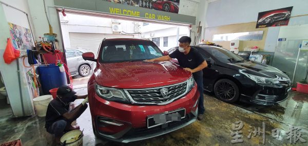 供FB／人要衣装 车也要新装，新年前夕 洗车店生意暴增