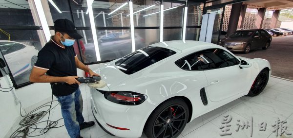 供FB／人要衣装 车也要新装，新年前夕 洗车店生意暴增