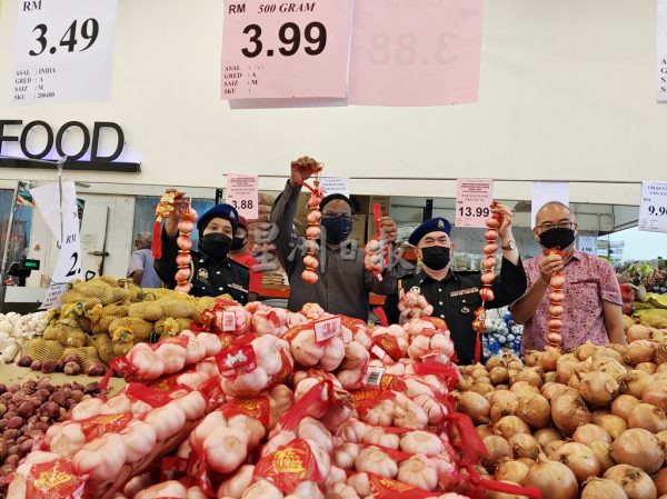 供FB/威拉班:商家春节勿擅抬高价,违例者严惩不贷