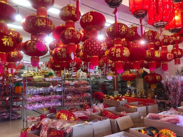 供FB／新年气氛不能少  虎年饰品掀买气 