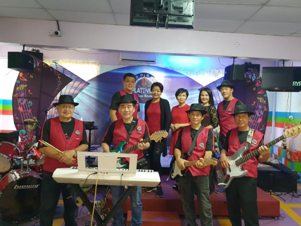 供FB/森华人演艺人公会推出“森华艺百递能乐队”推广音乐