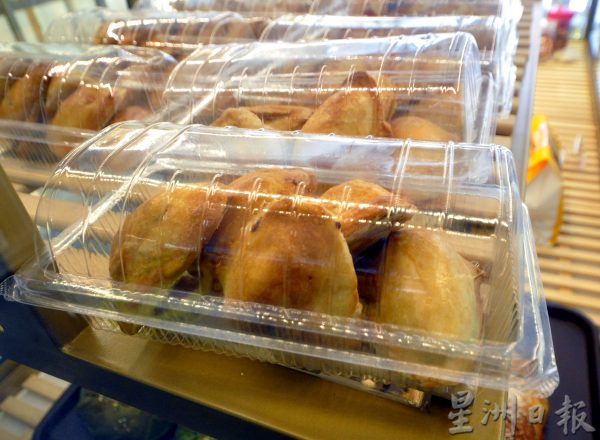 供FB/订书钉包装食物可罚款监禁,小贩研究新包装法,也有小贩维护食安早弃用