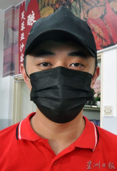 供FB/订书钉包装食物可罚款监禁,小贩研究新包装法,也有小贩维护食安早弃用