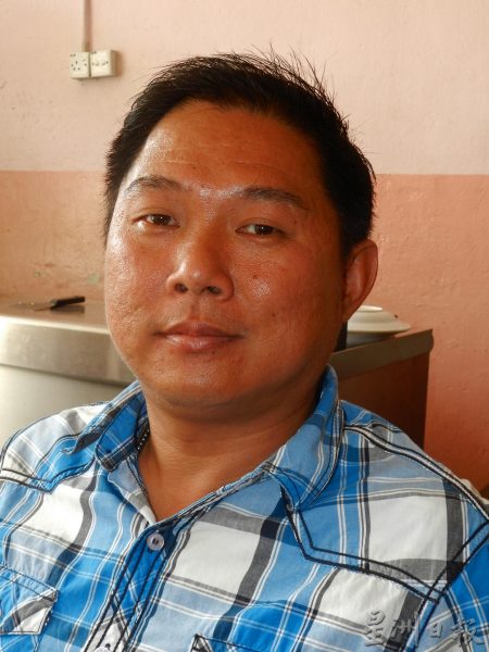 供fb:价值百万令吉衣服货品被河水浸泡后唯有低价抛售