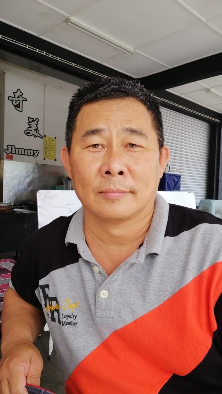 全国版/★9日下版/农民愁雨季低温拖慢生长 消费人贵买年花年菜