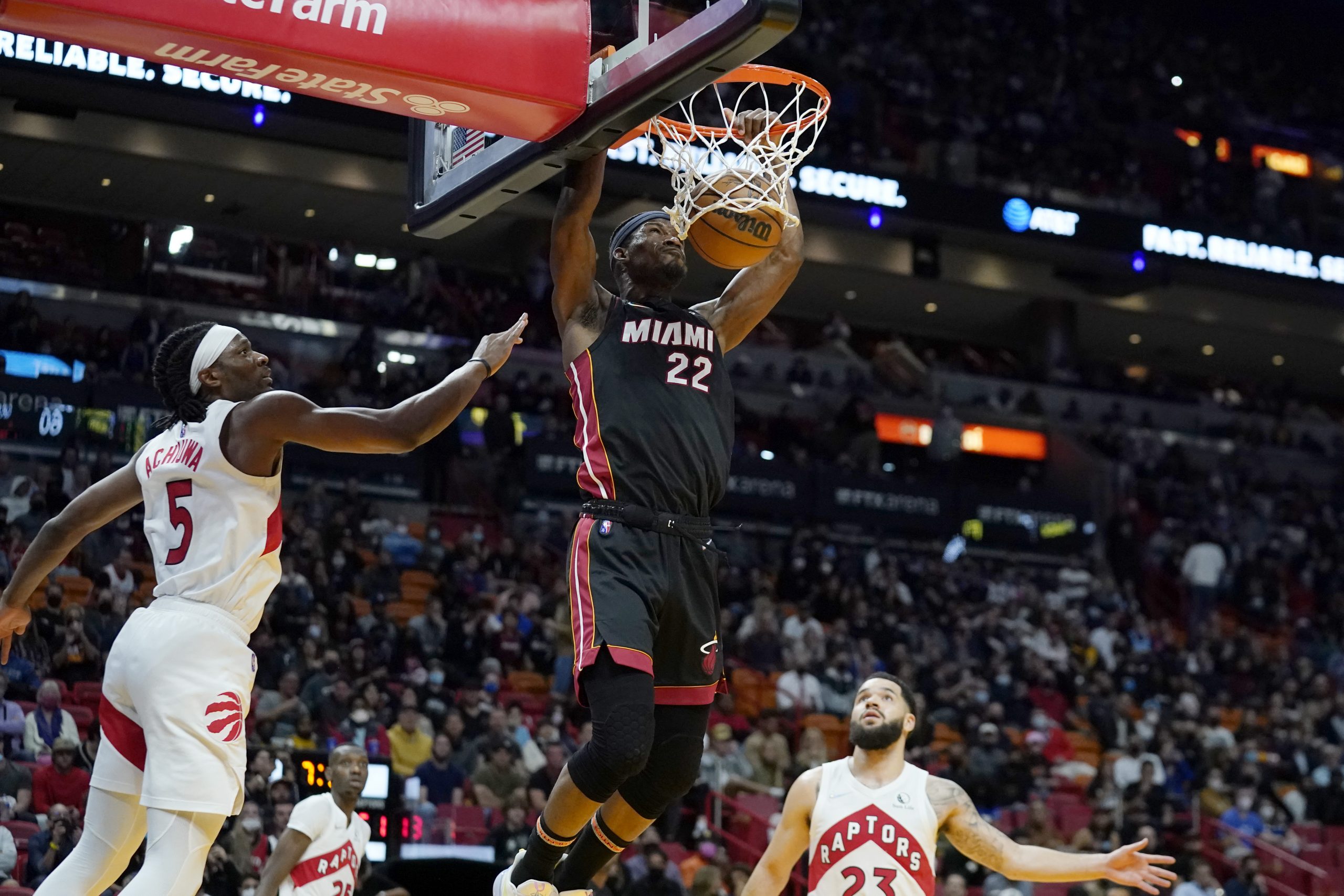 公牛(篮网)各自吞败 热火加入东部榜首争夺