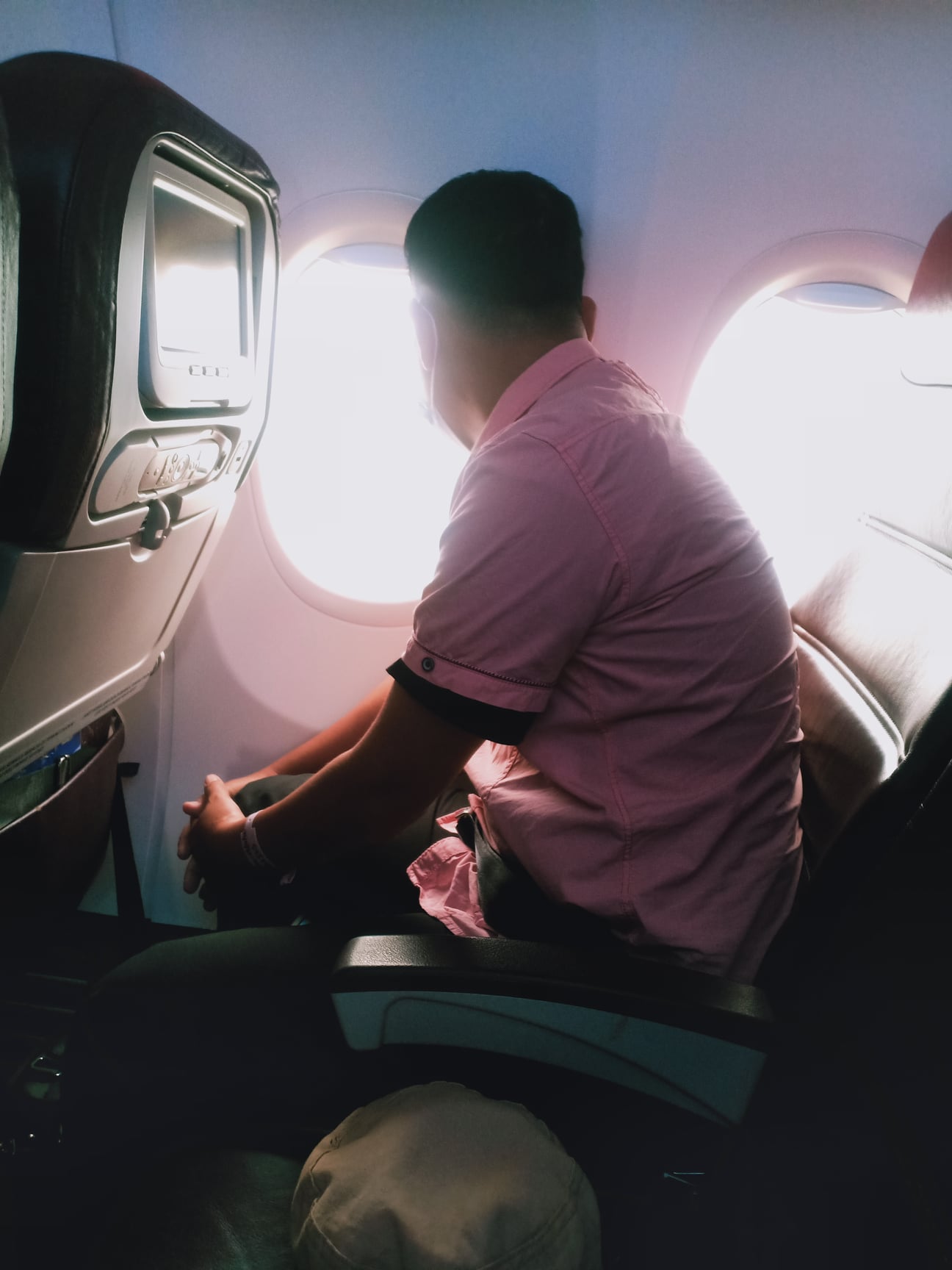 医生揭戴粉红隔离手环男子获上机 