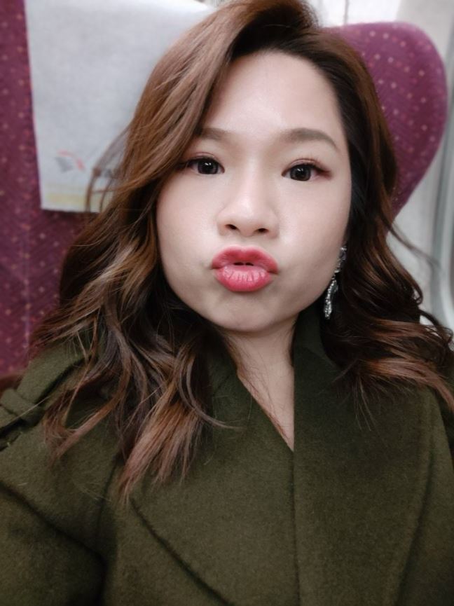 合照服务生被翻出“欠钱14年” 符琼音补送麻油鸡网赞有诚意