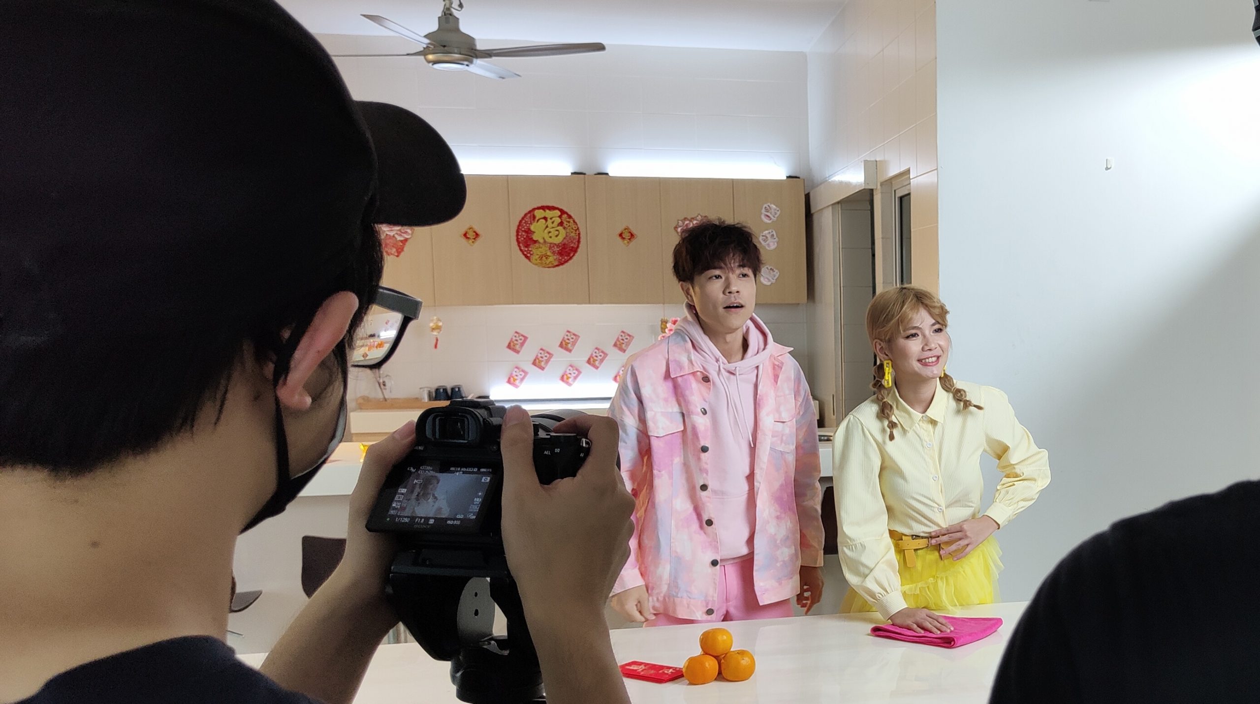 大水灾家里断水断电 郭晓东借宿拍摄MV豪宅