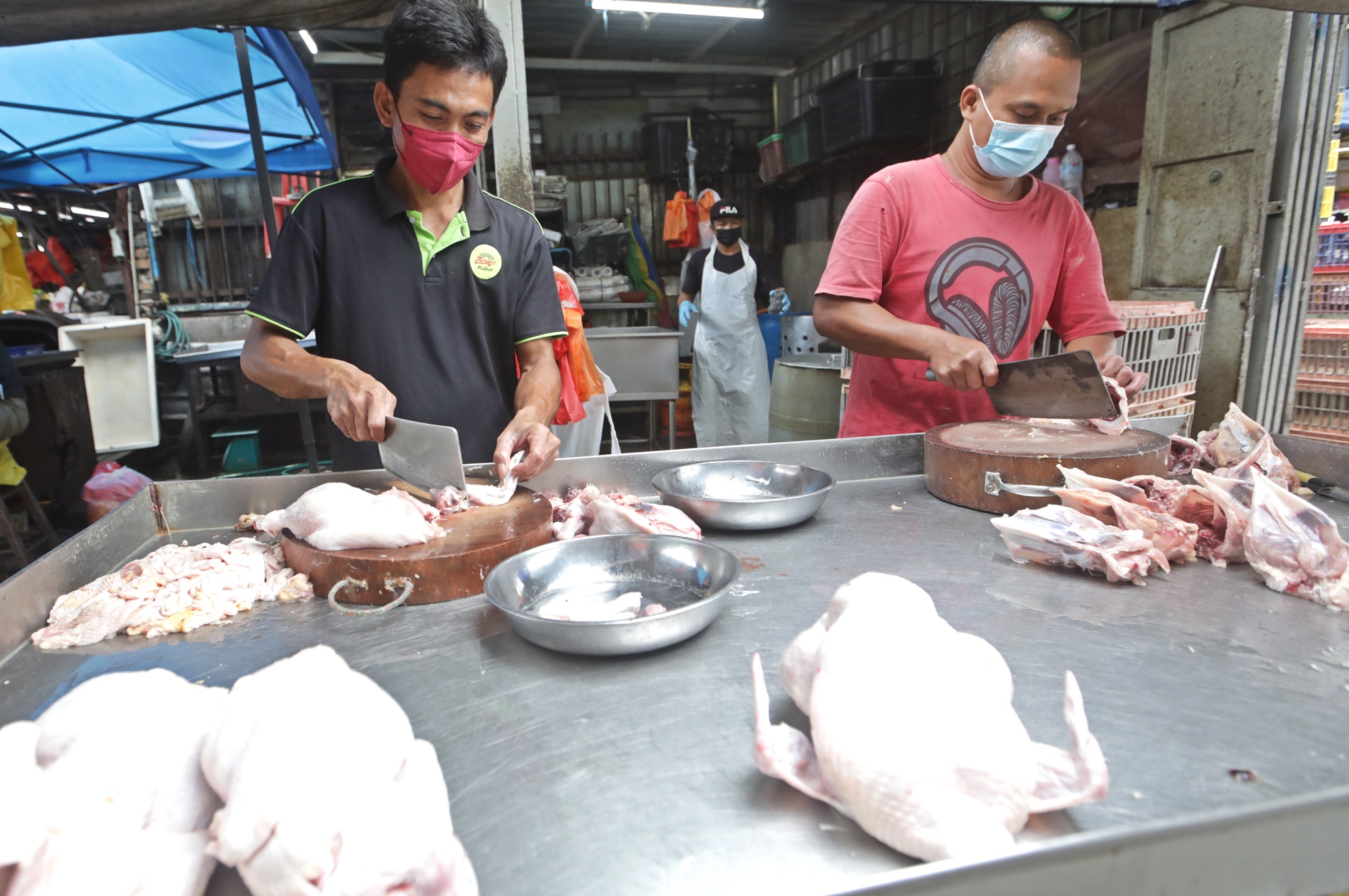 大都会 /封面/跟进大马一家顶价计划延长至2月4日造成小贩只能赚取微薄收入情况 / 12图  