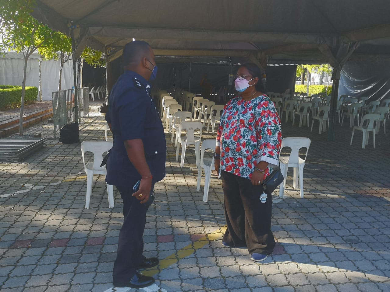 大都会/封面/巴生大型接种中心今日起运作，日均为2000人接种！