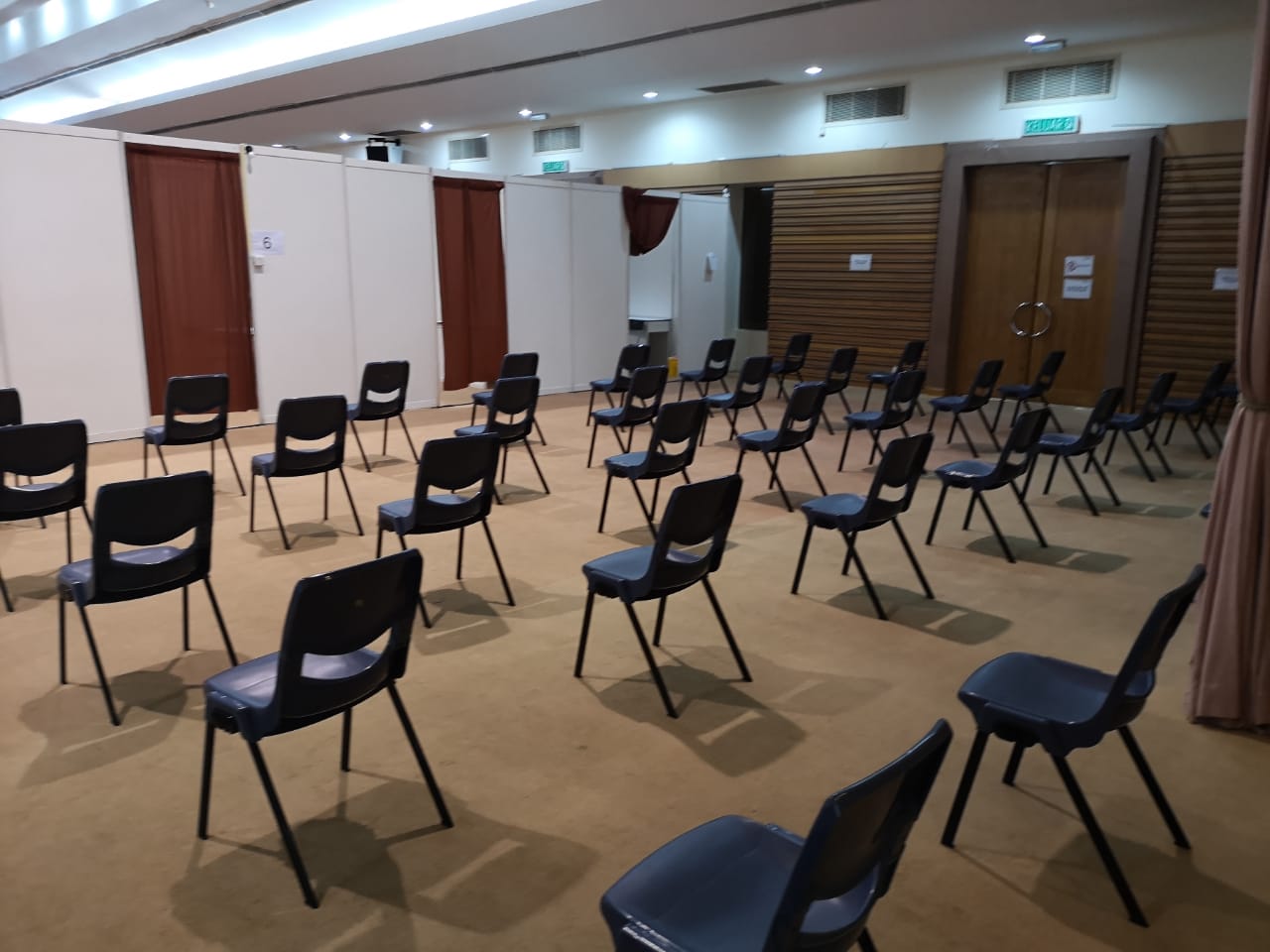 大都会/封面/巴生大型接种中心今日起运作，日均为2000人接种！