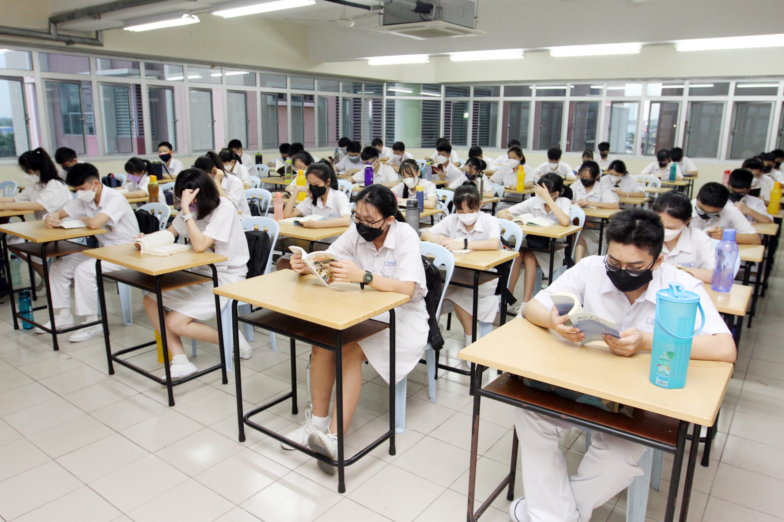 大都会封面/吉隆坡华小、巴生中学开课/13图+8图