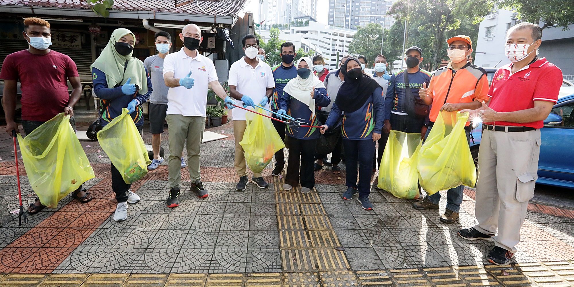 大都会/林立迎举办拾垃圾活动