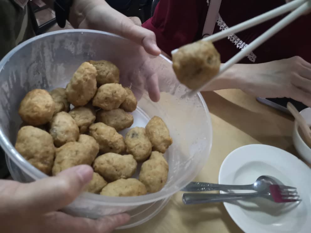 大都会/ME02头/“马拉妹出闸”两晚饭局