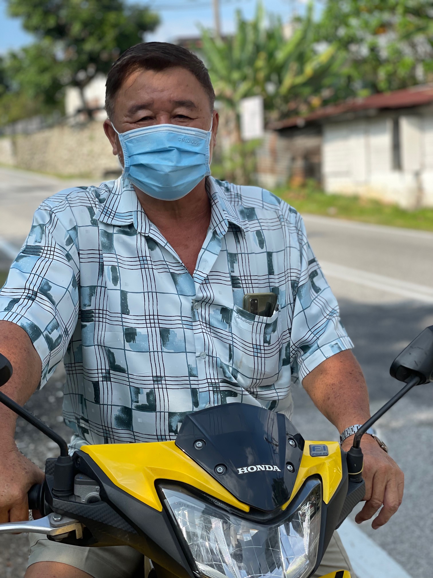 大都会/ME头/马路变18个月补丁路居民不满/13图