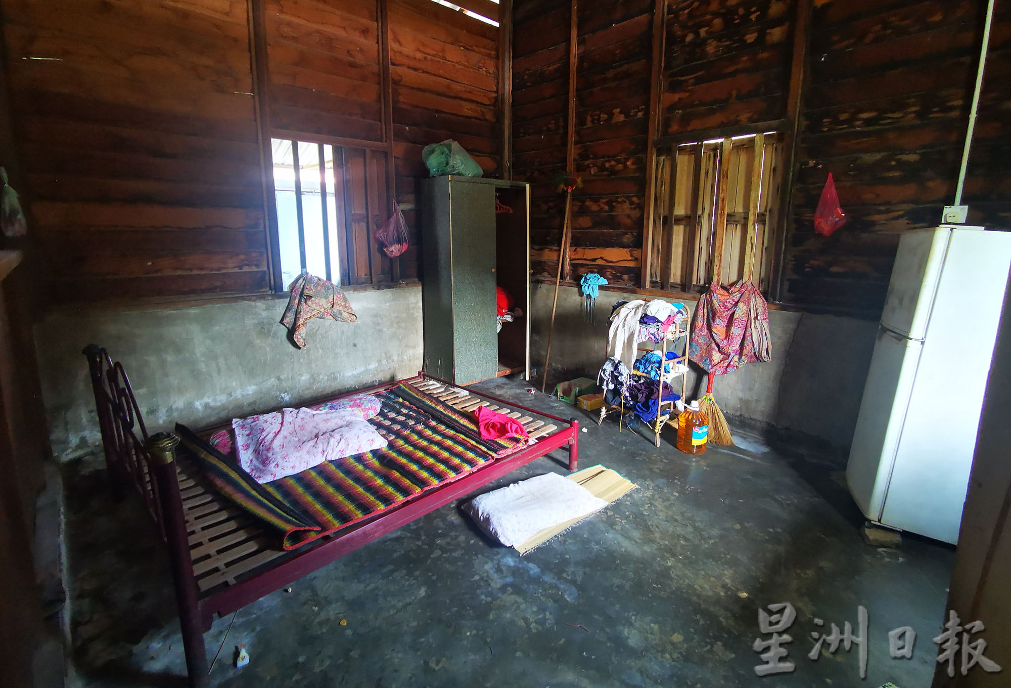 大霹雳时事焦点/年迈妇女靠打散工养智障儿 善心组织救济好过年