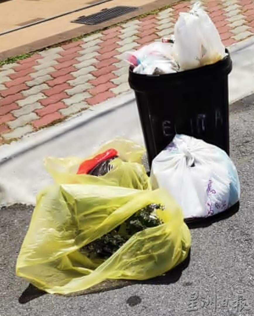 大霹雳时事焦点／虽面对商家反对 下霹店前置大垃圾桶照跑