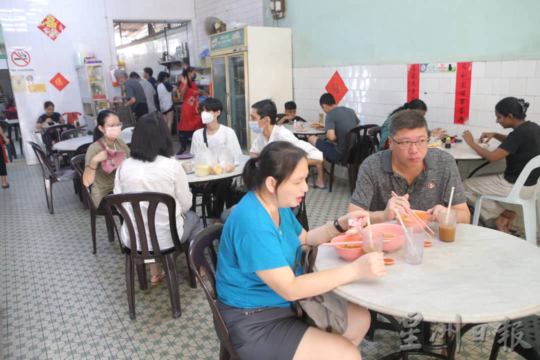 大霹雳时事焦点／起价风延烧餐饮业 茶水熟食平均涨10仙至50仙