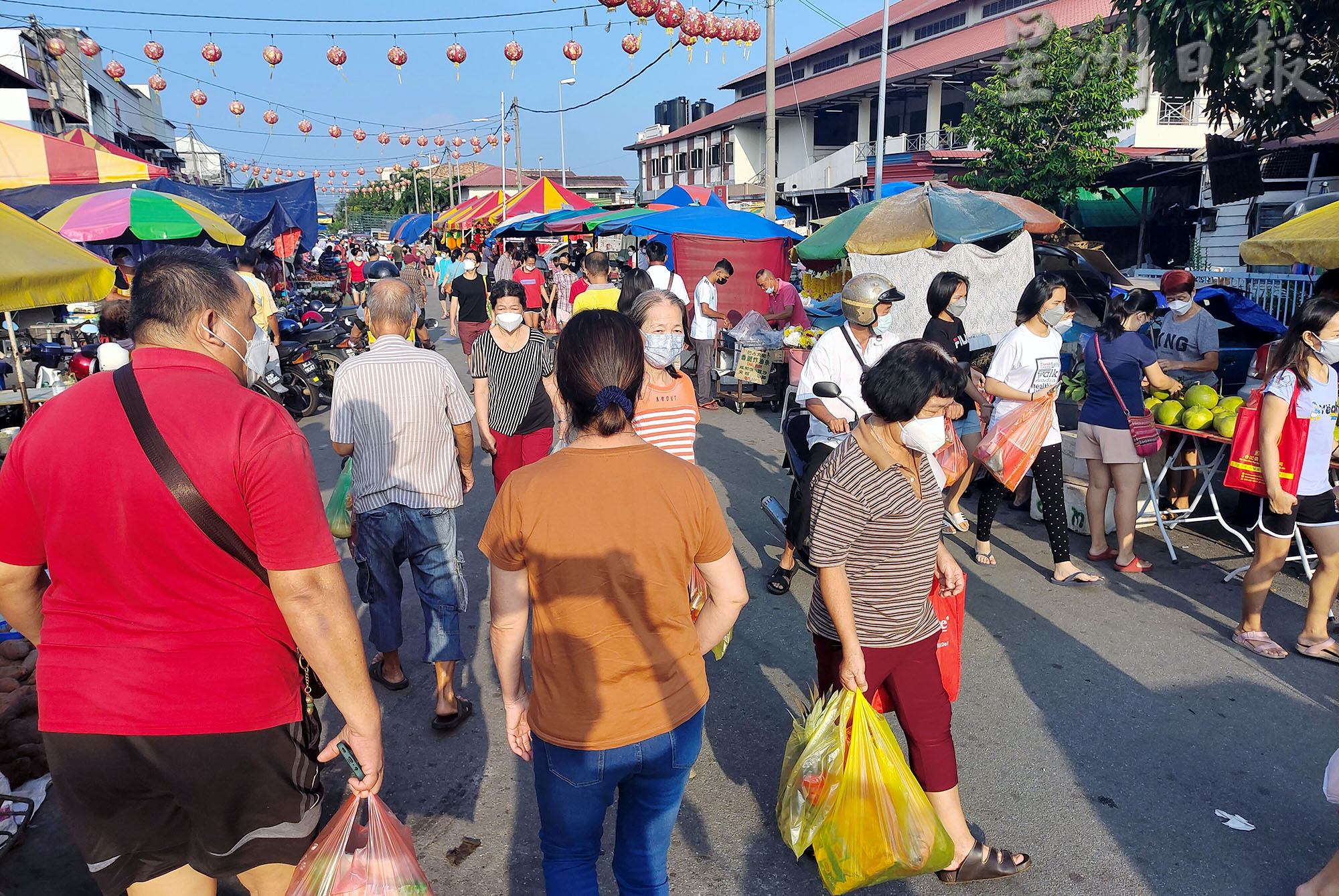 大霹雳时事焦点／过年前黄金周末 巴刹商场大旺