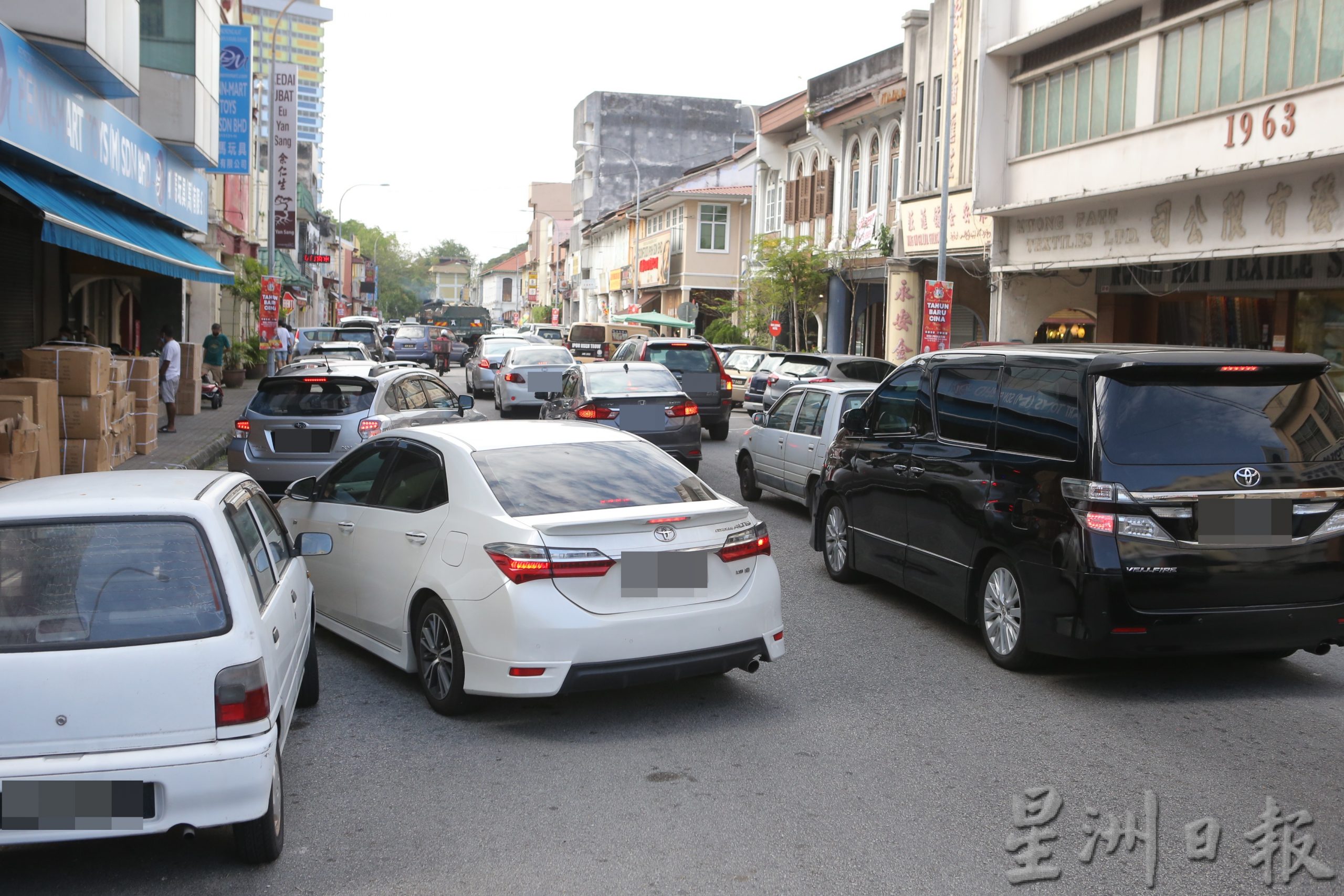 大霹雳时事焦点/进入农历新年倒数周末 许多年货买气旺