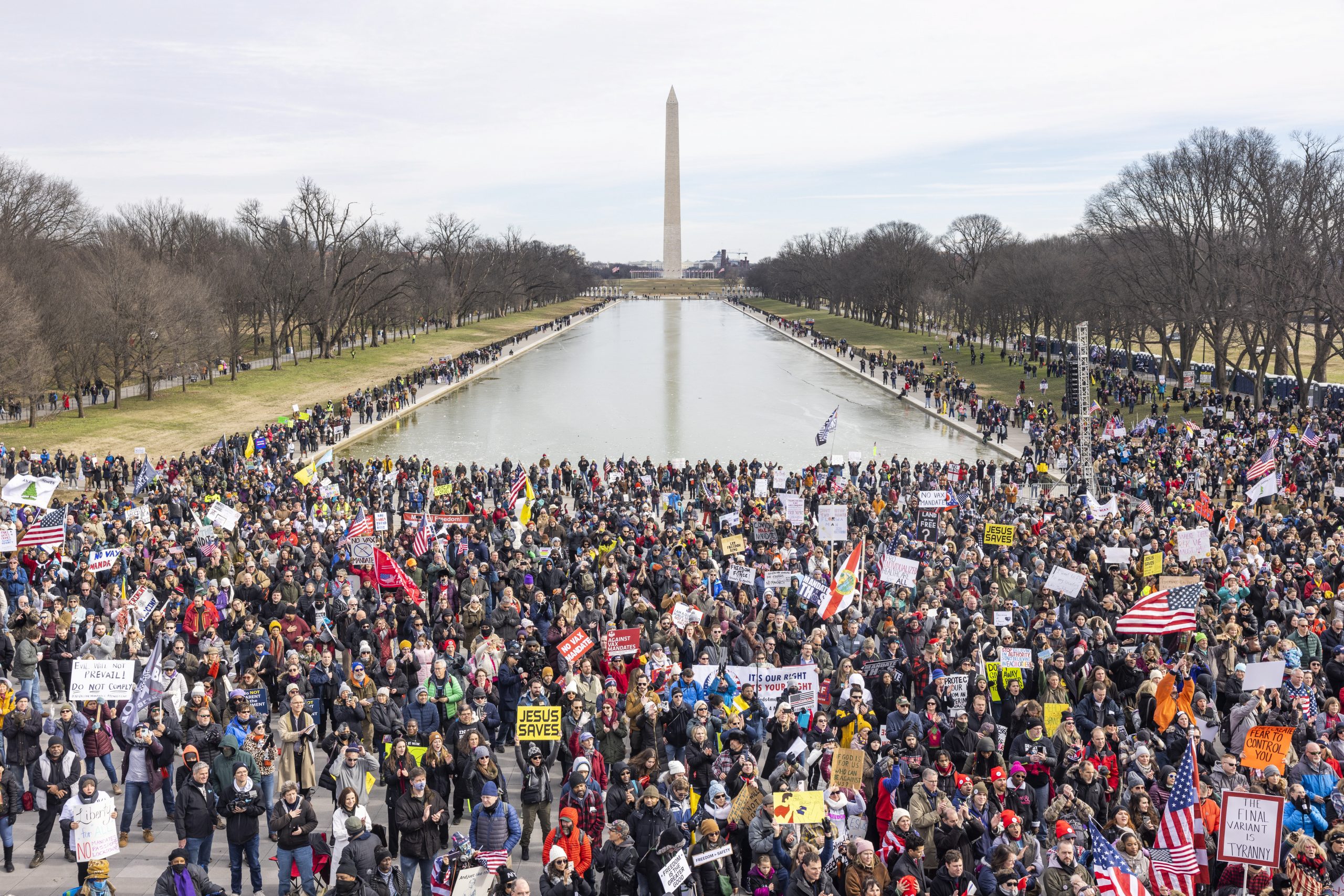 天下事   华府数千人游行 抗议疫苗强制令