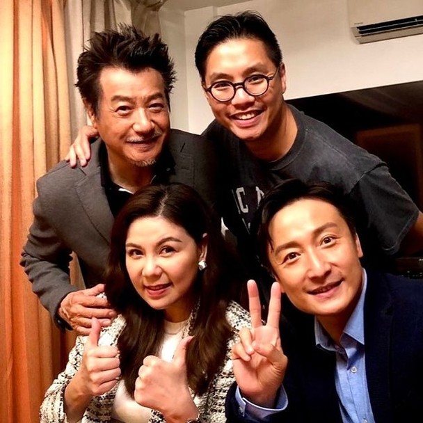 失散“父子”重聚 石修晒与方力申饼印合照 