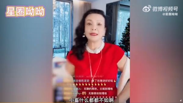 夸汪小菲制造2千万个工作机会　张兰被酸戏精7个霉字咒网民	