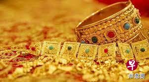 女佣偷雇主金饰返乡后发短信认错 三年后回新自首被捕