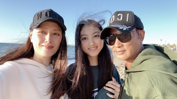 女儿违禁恋令与少男同行? 　任达华解画：他们开派对	