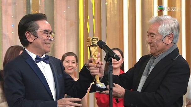 姜大衞获“万千光辉演艺大奖” 演员没有退休两个字