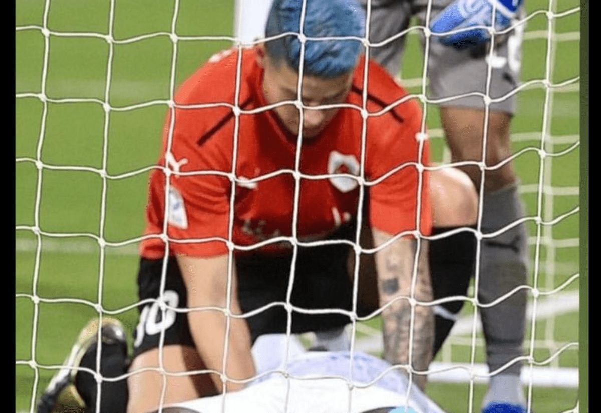 对手突发心脏病 J罗紧急救一命