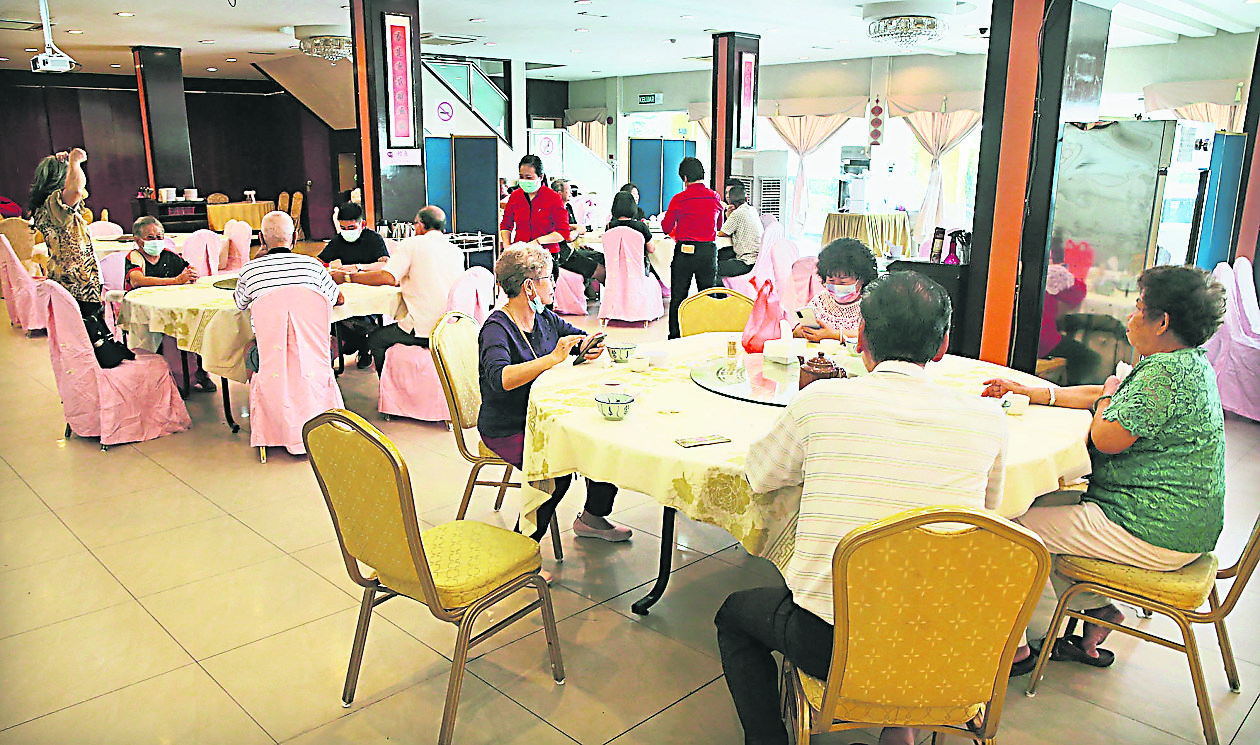 封面-大都会/电访酒楼新年订单