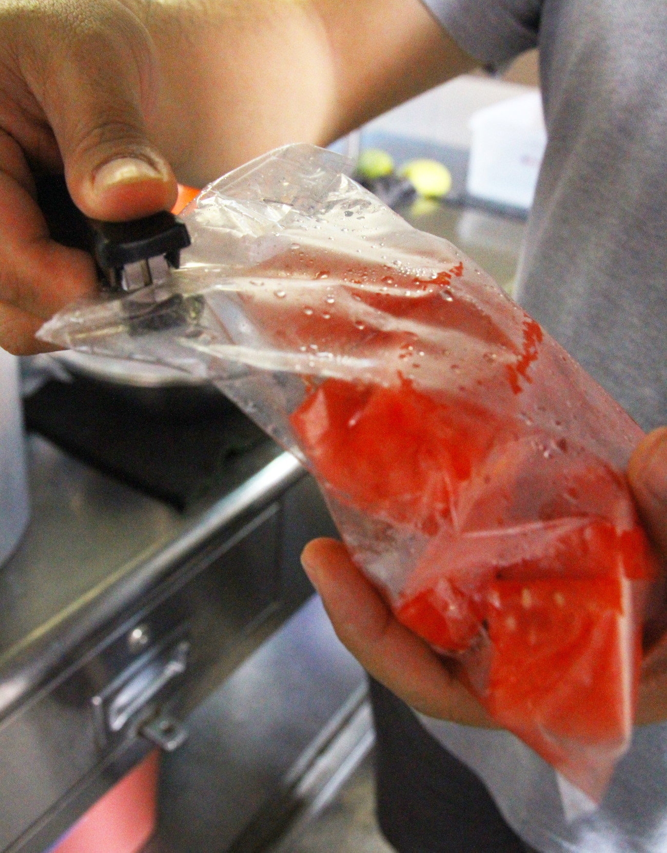 封面-大都会/跟进食物包装不能用订书针