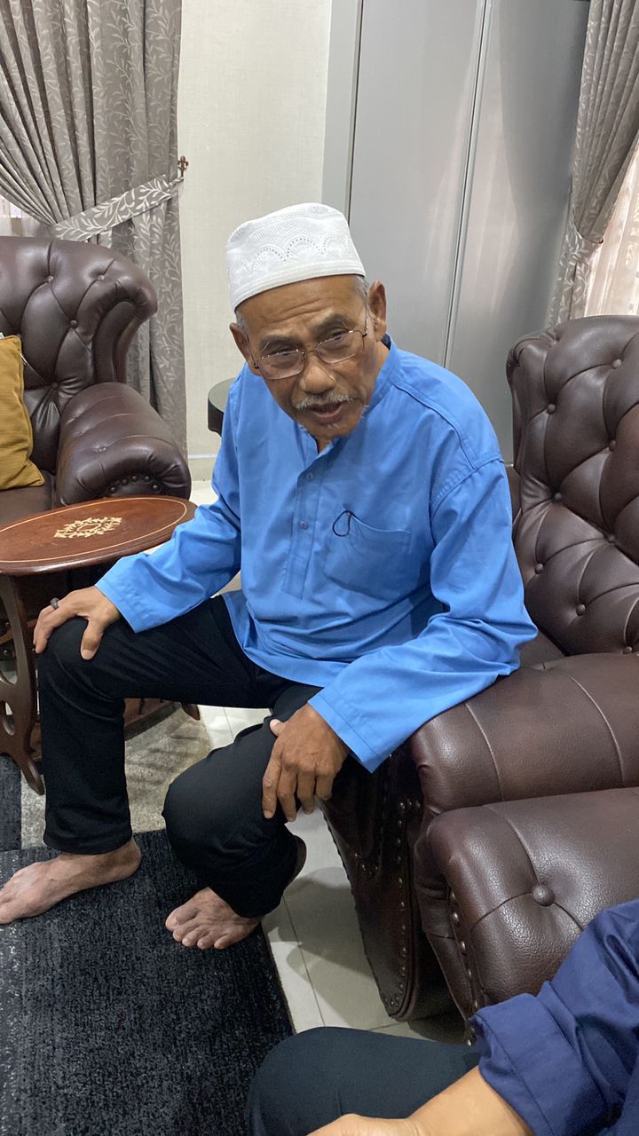 少年清真寺偷钱被“净身”·少年爷爷:“他教而不善 是我提议报警的”