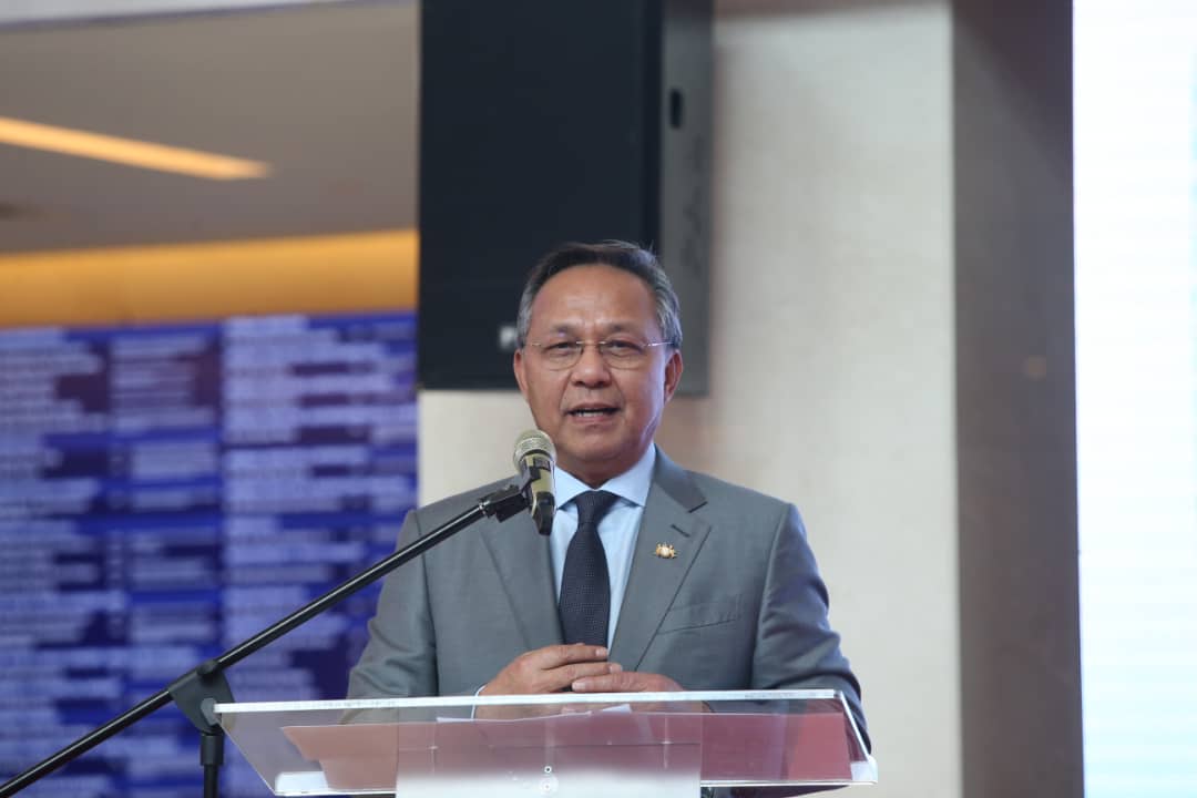 **已签发(请置头条)**柔:第三版头条:大臣:柔佛具策略性地位发展医疗保健旅游