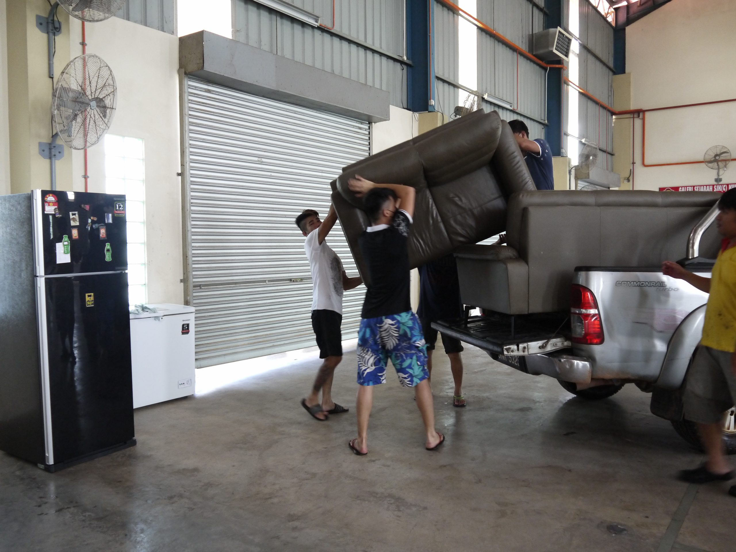 **已签发(请置头条)**柔:第二版头条:麻河中游段面对前后夹攻,4个地区发生水灾,逾200户受影响