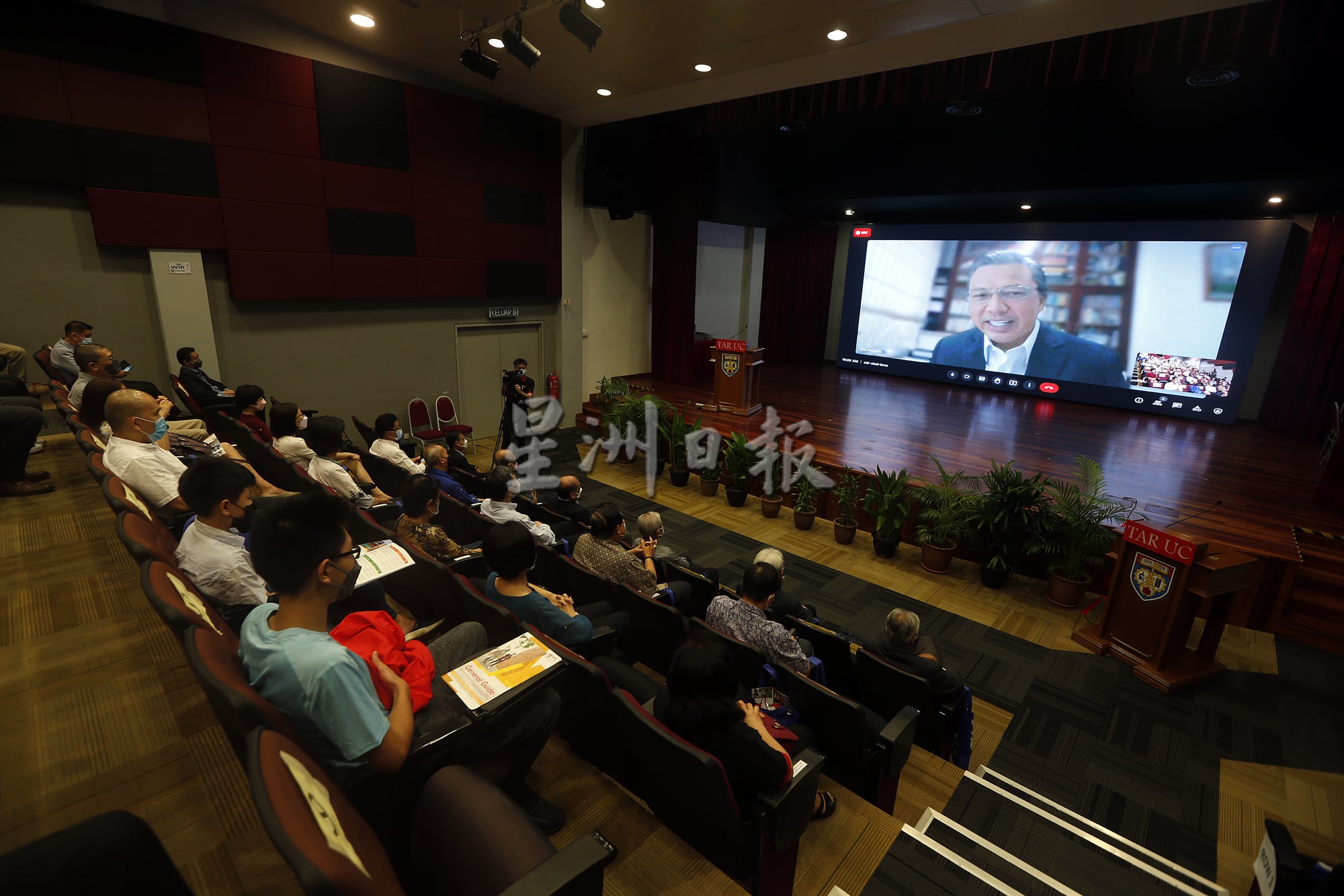 廖中莱:拉大料年初升格为大学