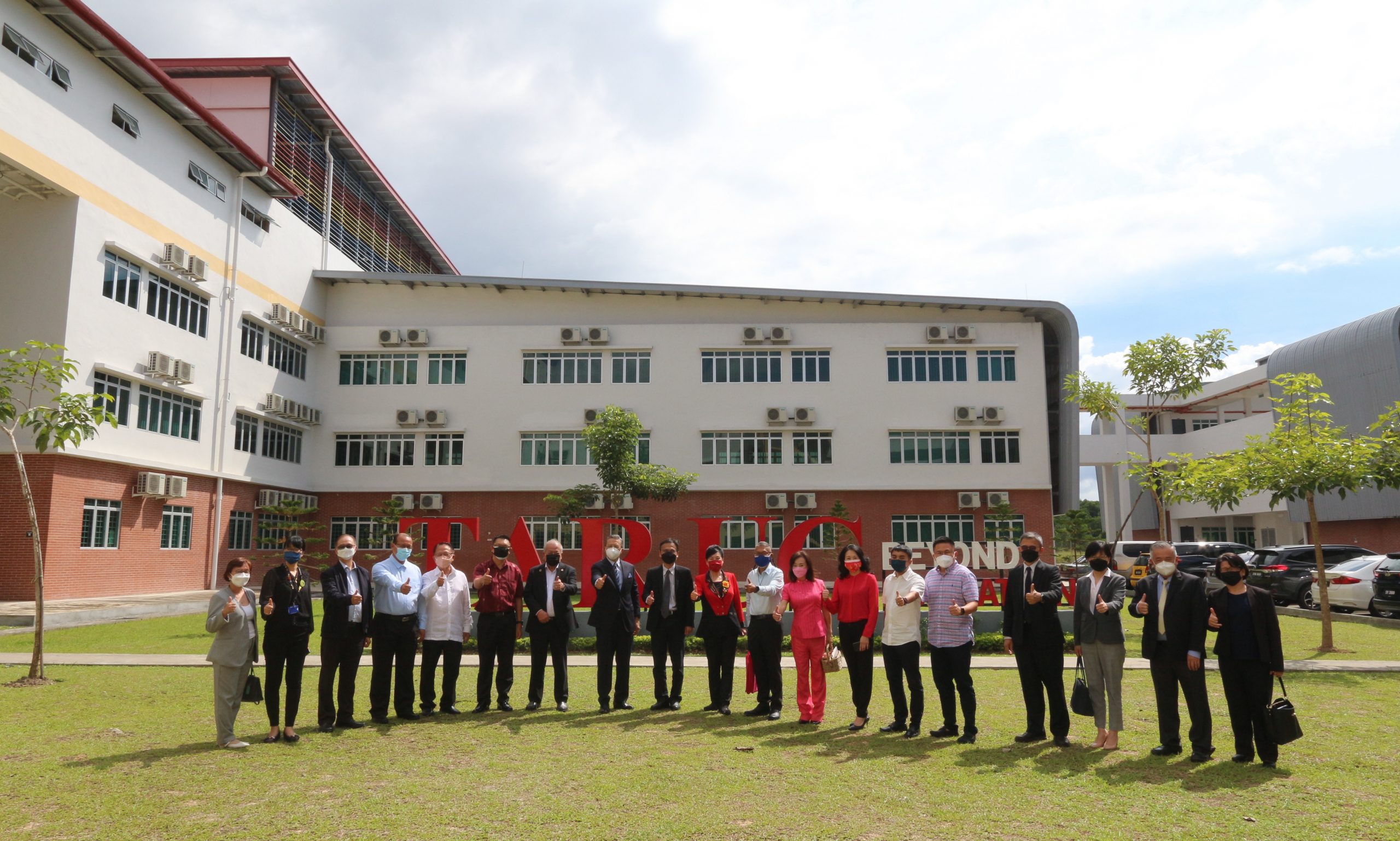 廖中莱:拉大沙分院根据社区需求开办课程